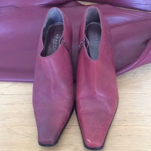 Kenneth Cole Burgundy booties